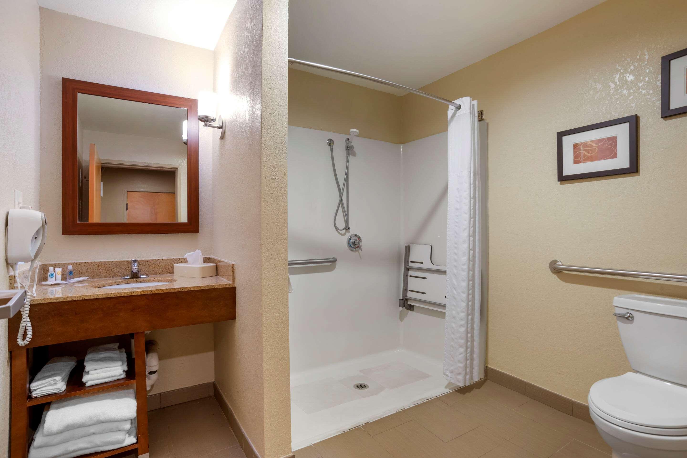 Comfort Suites Oxford I-20 Exit 188 Екстер'єр фото