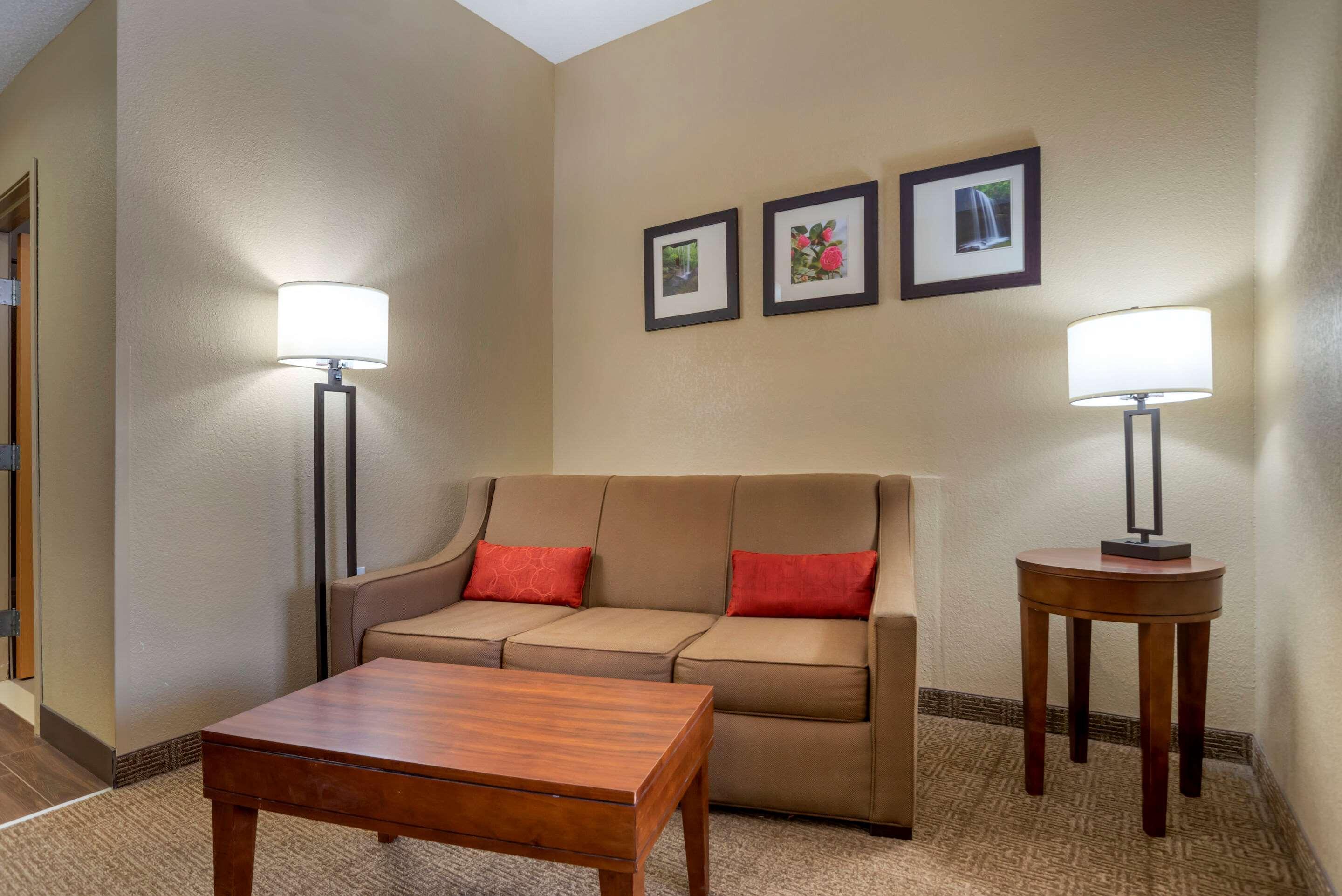 Comfort Suites Oxford I-20 Exit 188 Екстер'єр фото