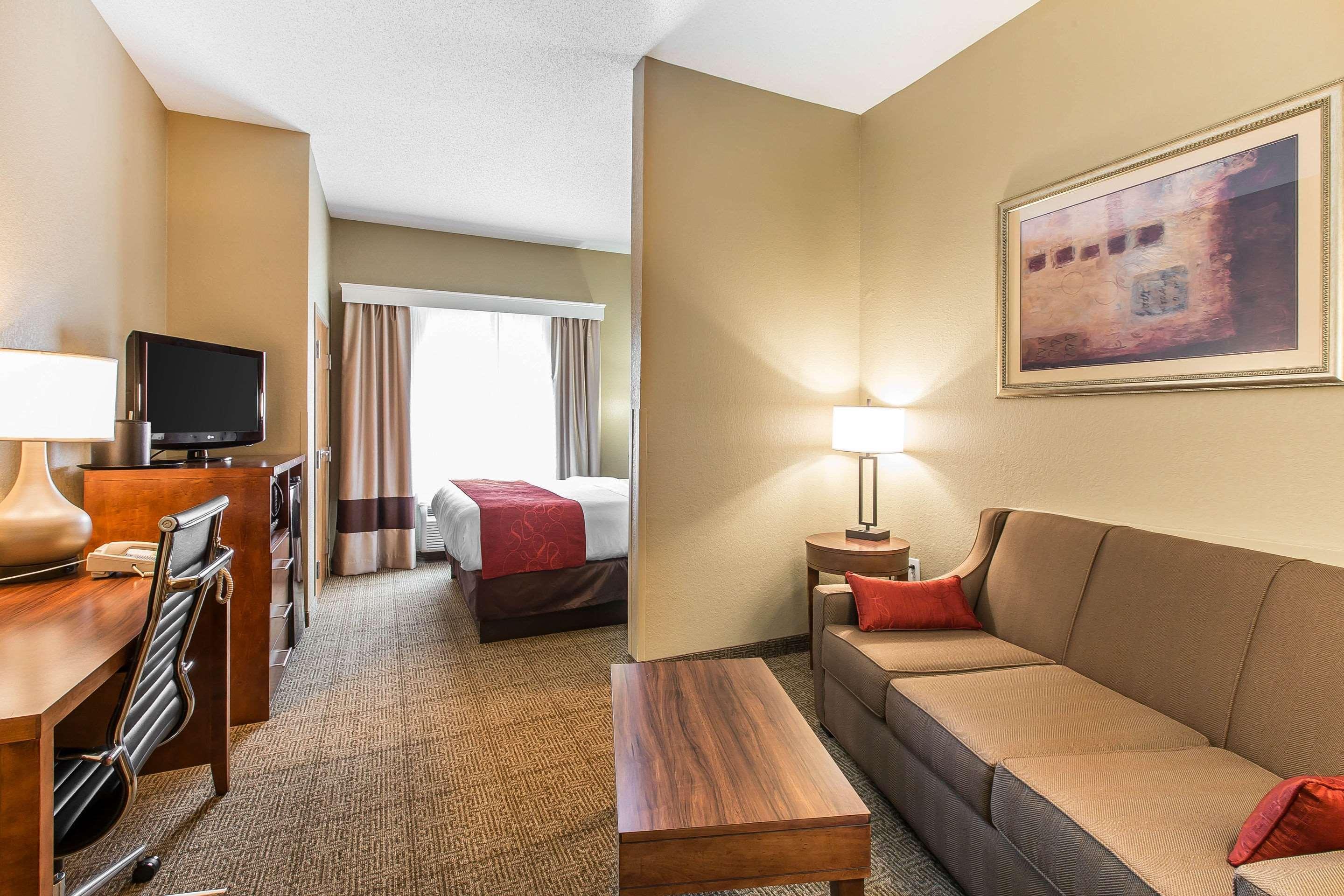 Comfort Suites Oxford I-20 Exit 188 Екстер'єр фото