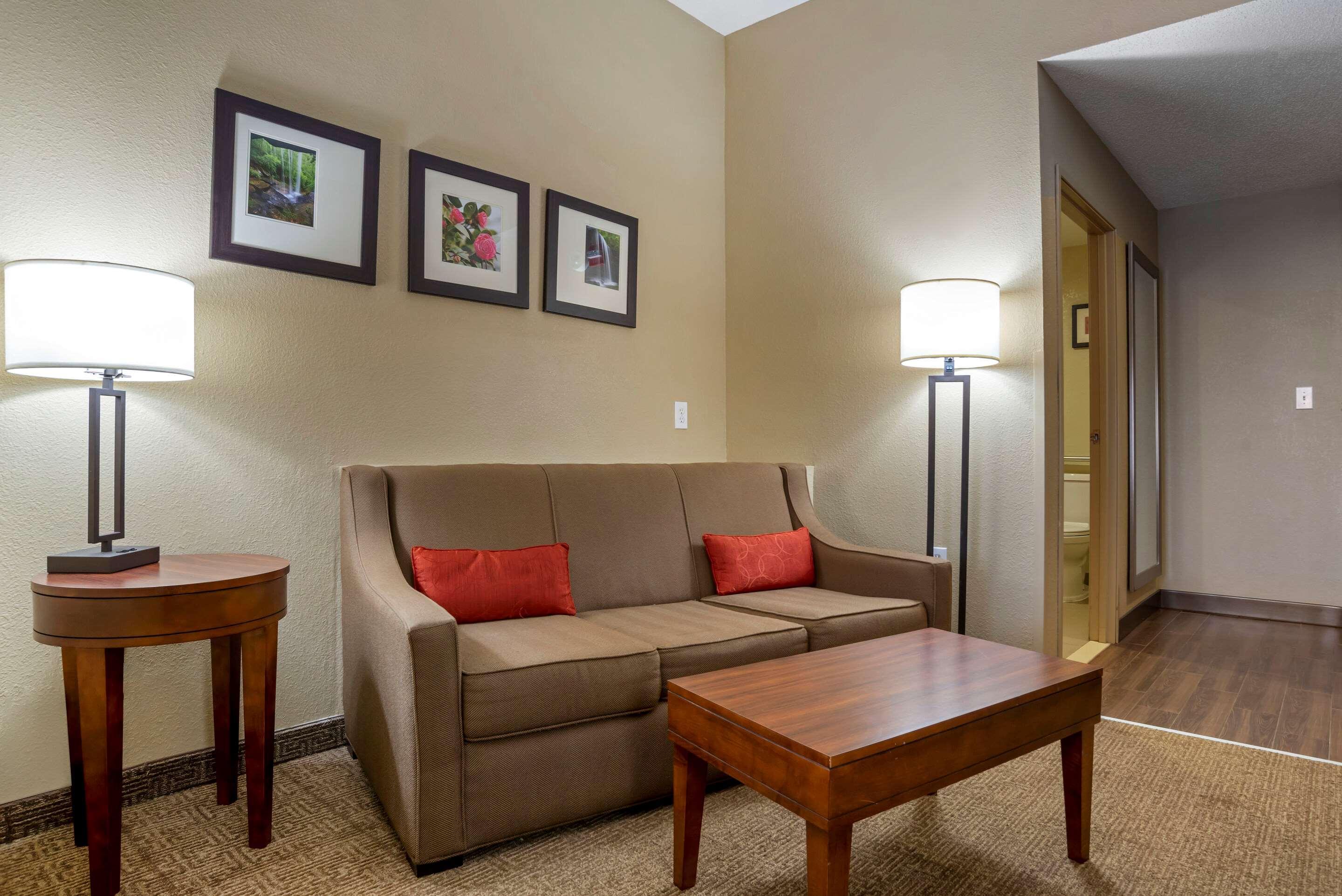 Comfort Suites Oxford I-20 Exit 188 Екстер'єр фото