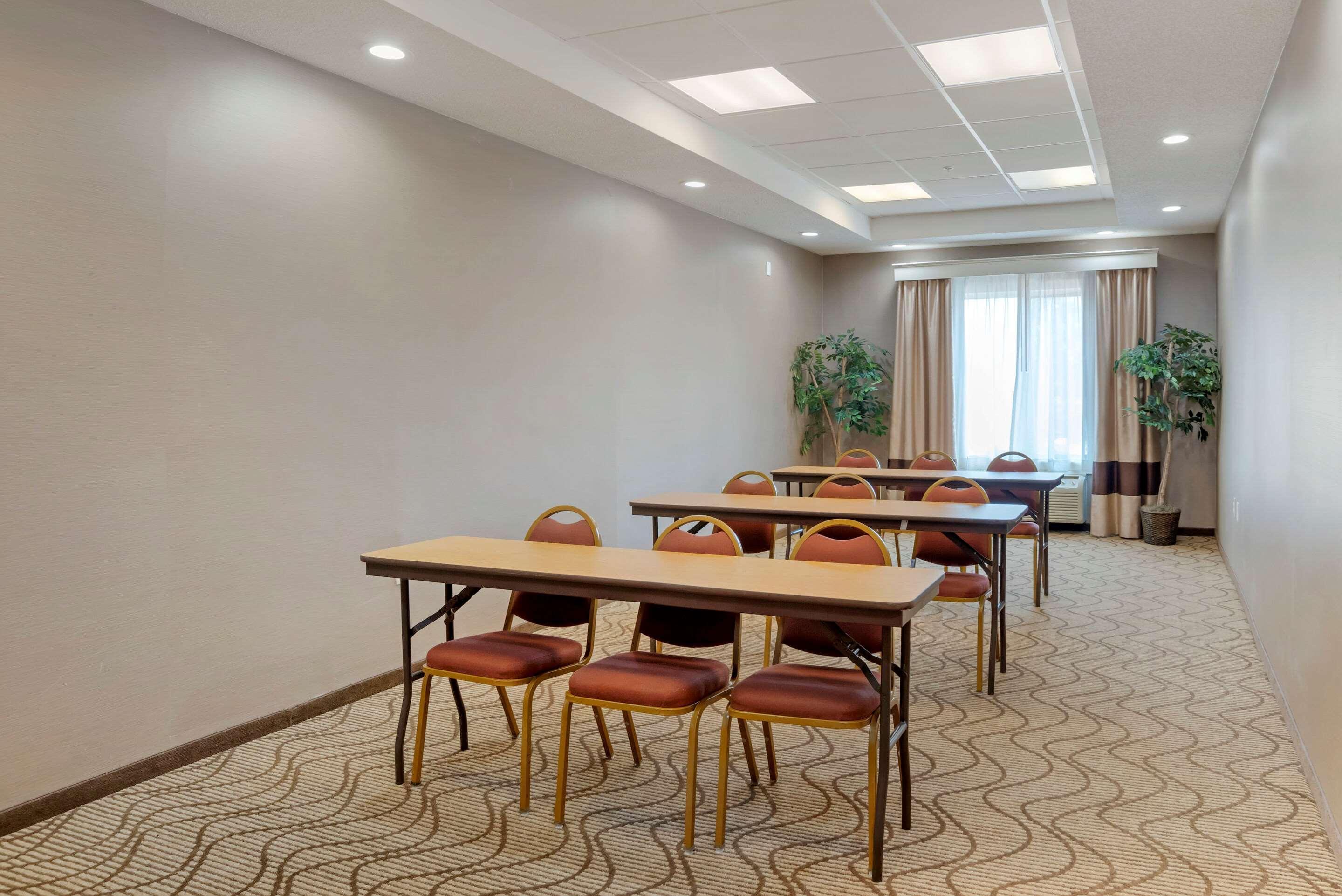 Comfort Suites Oxford I-20 Exit 188 Екстер'єр фото