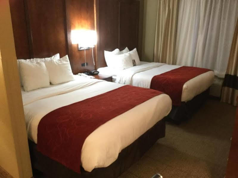 Comfort Suites Oxford I-20 Exit 188 Екстер'єр фото
