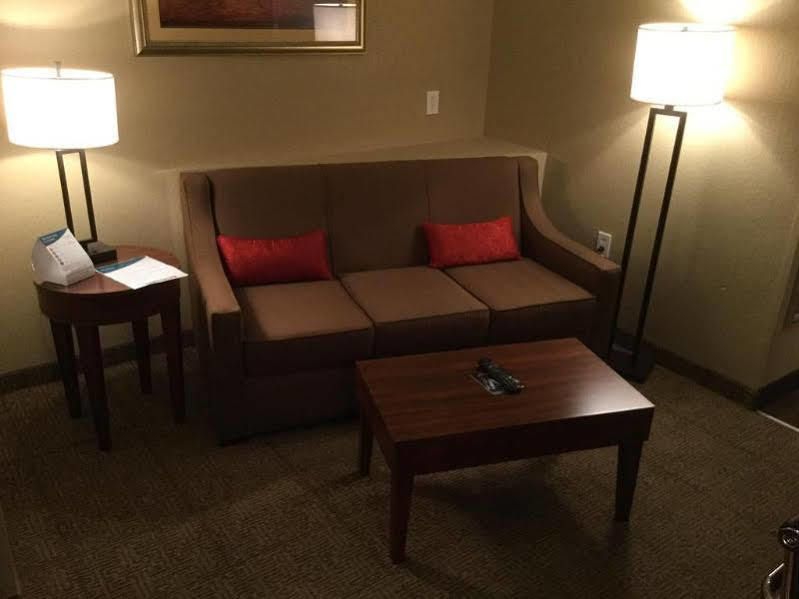 Comfort Suites Oxford I-20 Exit 188 Екстер'єр фото
